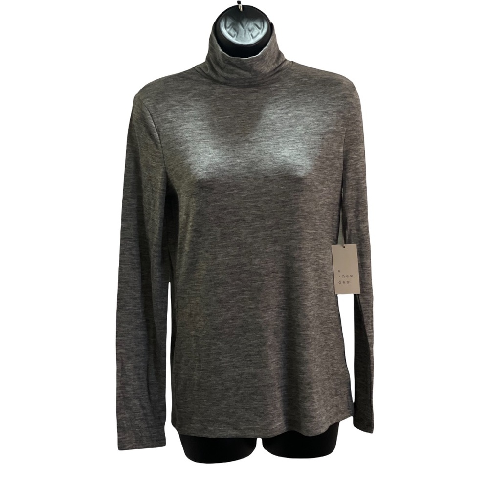 Lightweight gray long sleeve turtleneck size small